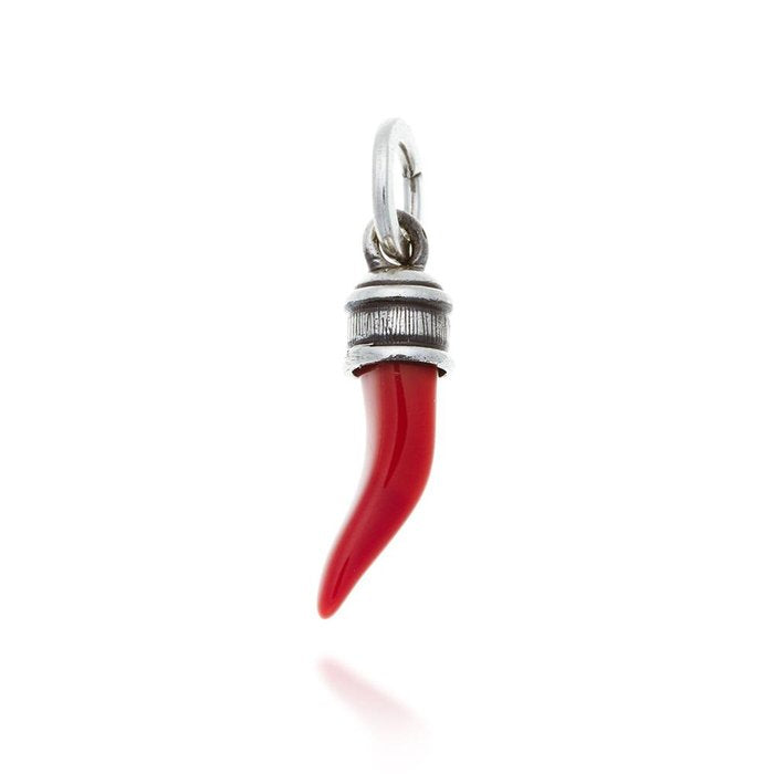 Charme de corne rouge lisse