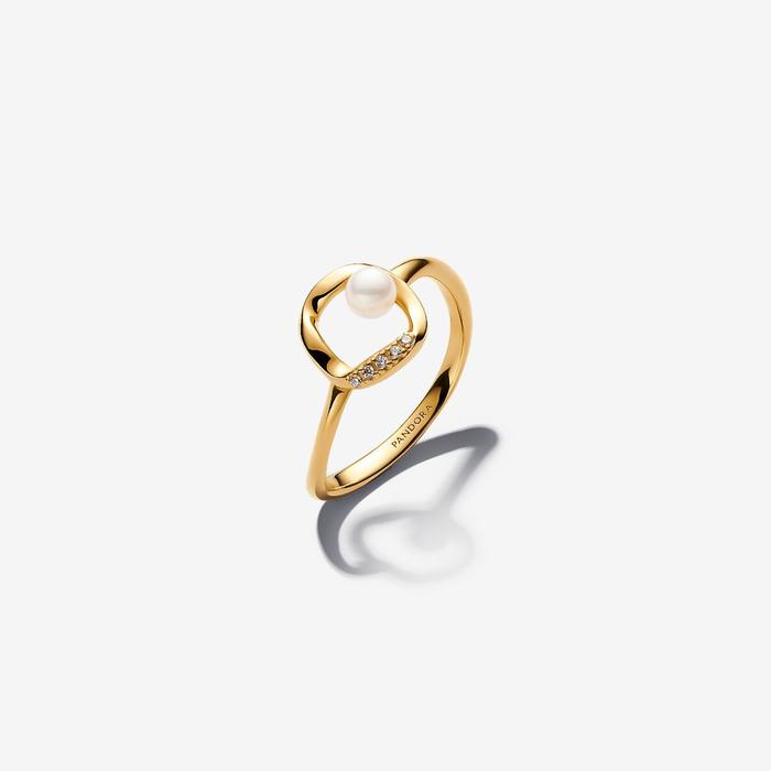 Sinuous Line Circle Ring with Cultured Freshwater Pearl and Pavè