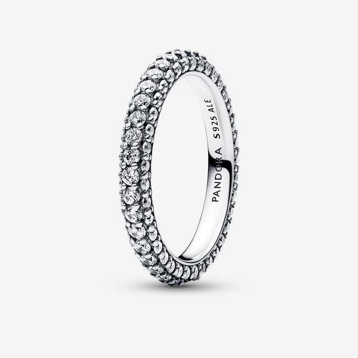 Bague pavée à bande unique
