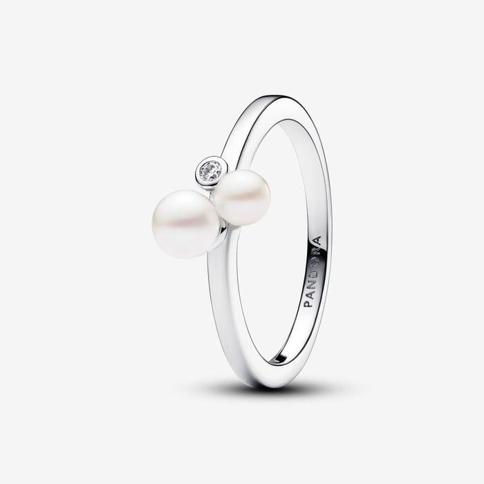 Freshwater Cultured Pearl Ring and Light Point