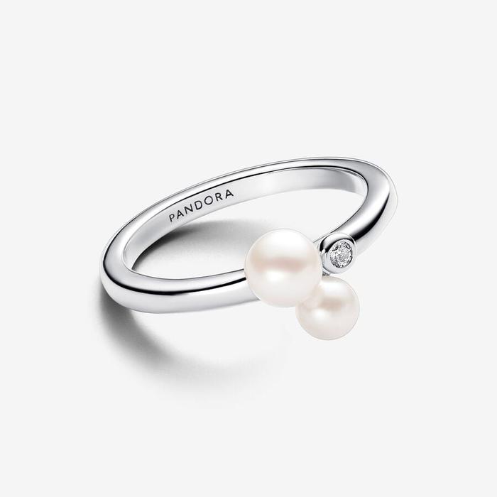 Freshwater Cultured Pearl Ring and Light Point