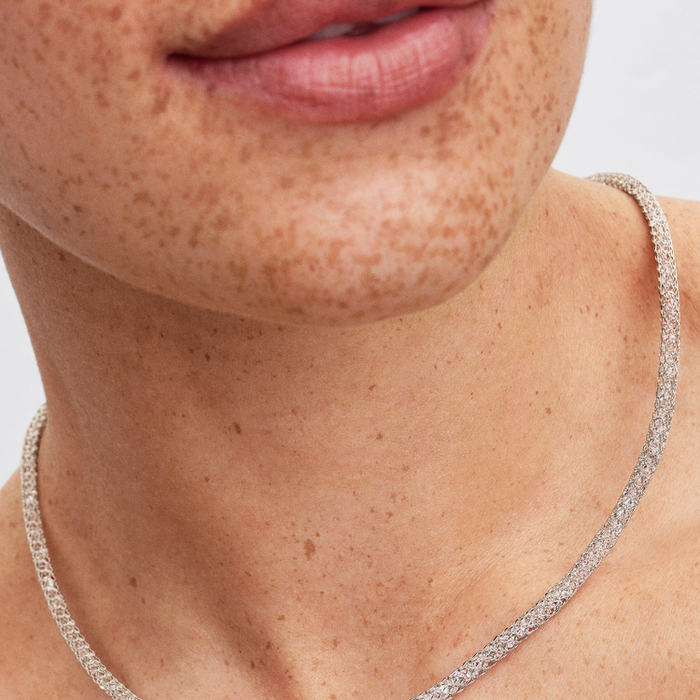 Collane e Pendenti Collana Maglia Mesh con pietre luminose e Chiusura a Cuore