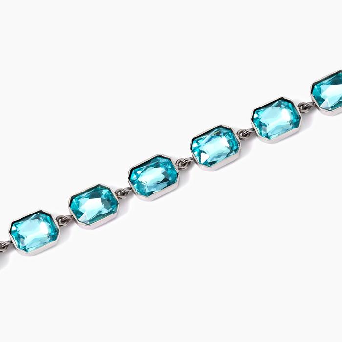 Bracelet with blue crystals