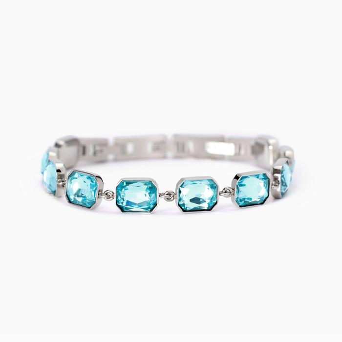 Bracelet with blue crystals