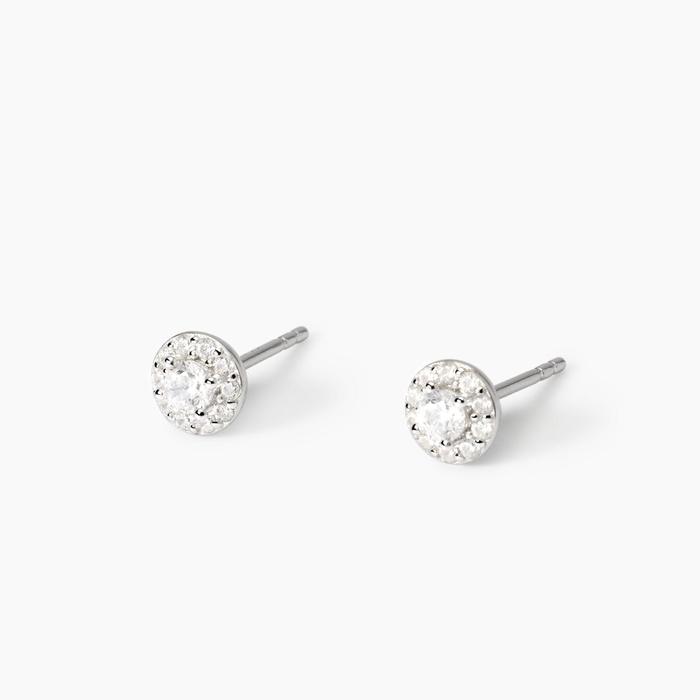 Boucles d'oreilles à tige en zircone milanaise