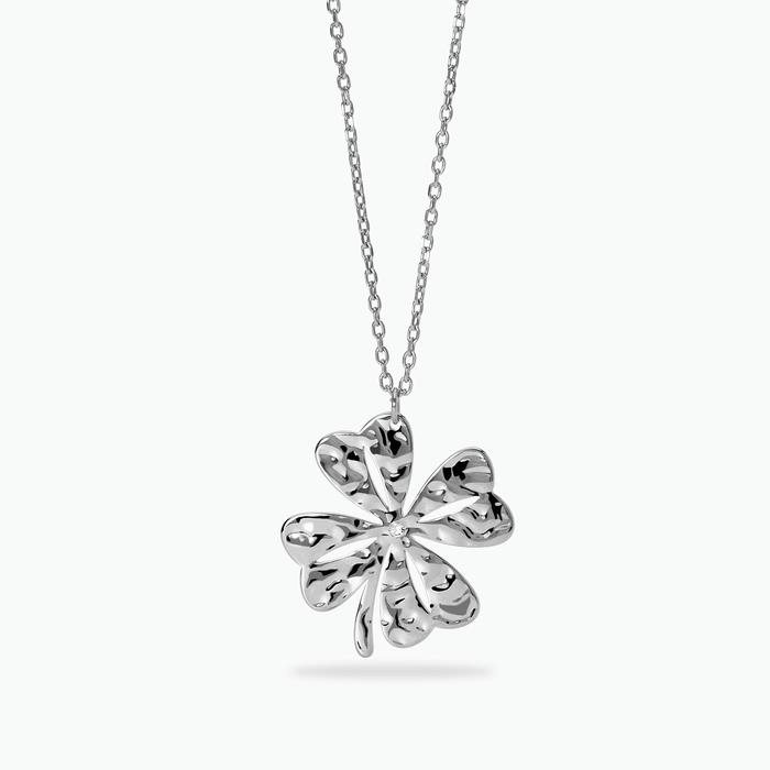 Collana con quadrifoglio martellato argentato Style 57