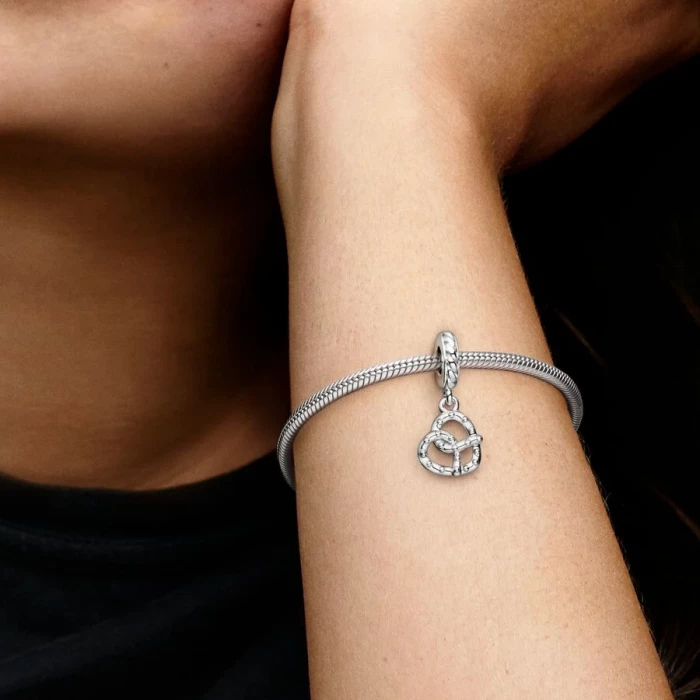 Bretzel Charm