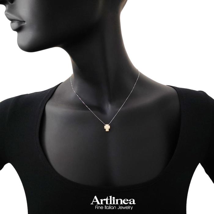 Collana in oro 18kt con pendente a forma di Croce