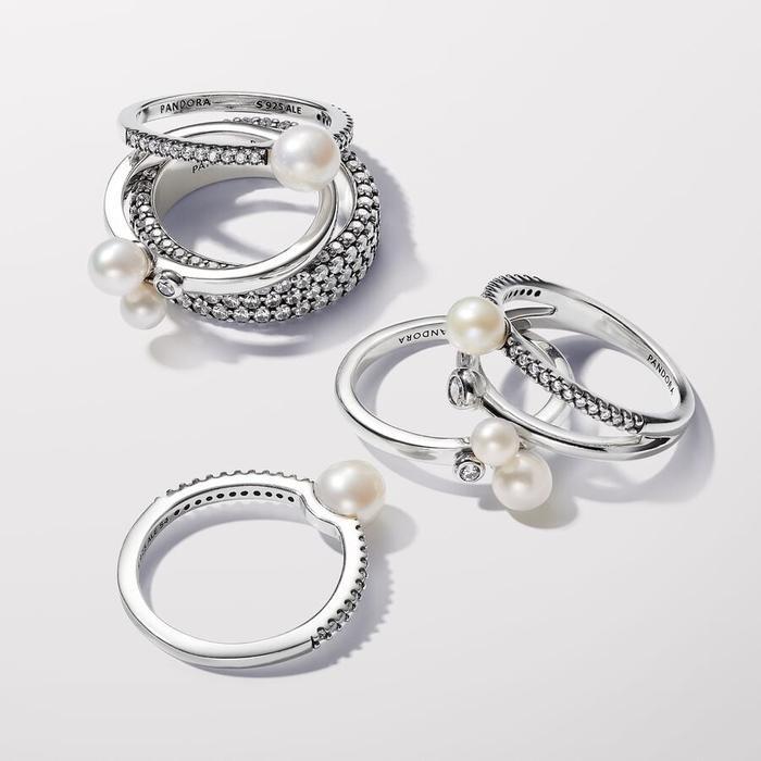 Freshwater Cultured Pearl Ring and Light Point