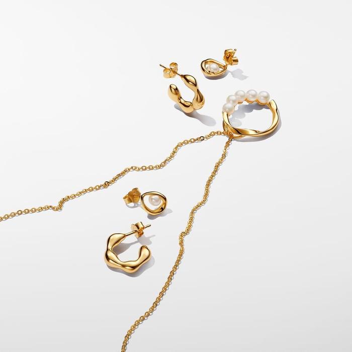 Boucles d'oreilles ovales sinueuses avec perles de culture d'eau douce