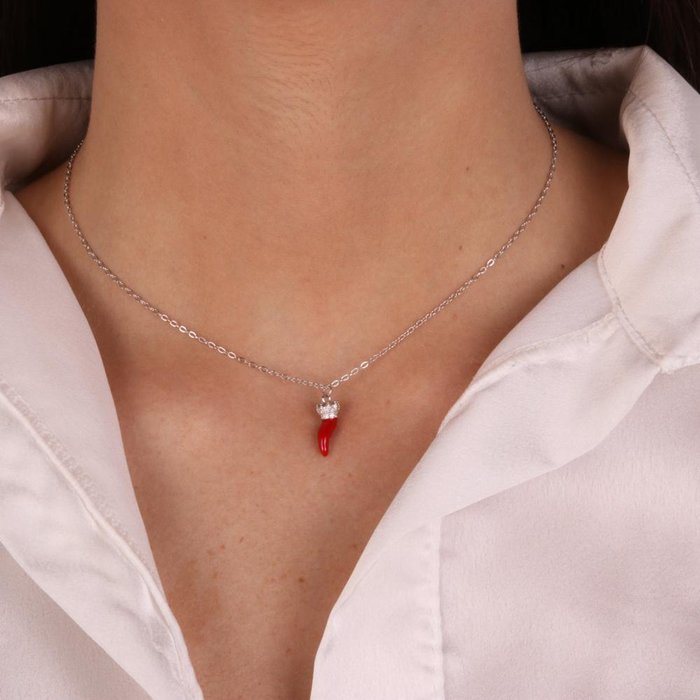 Collier en argent 925 avec corne rouge et zircons blancs