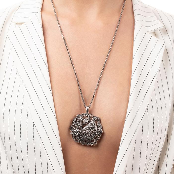 Pendentif nu des quatre éléments