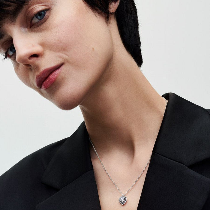 Collier lumineux en forme de cœur et de point pavé