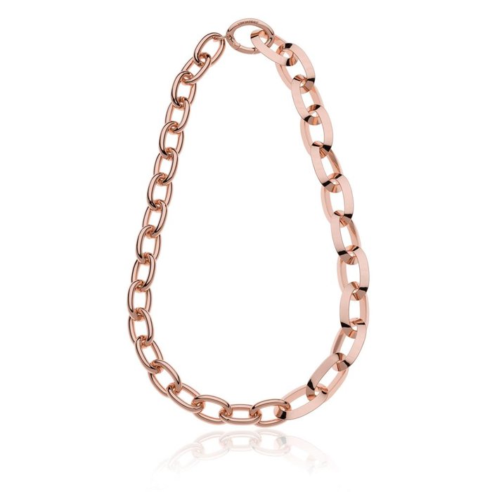 Necklace with oval and triangular links