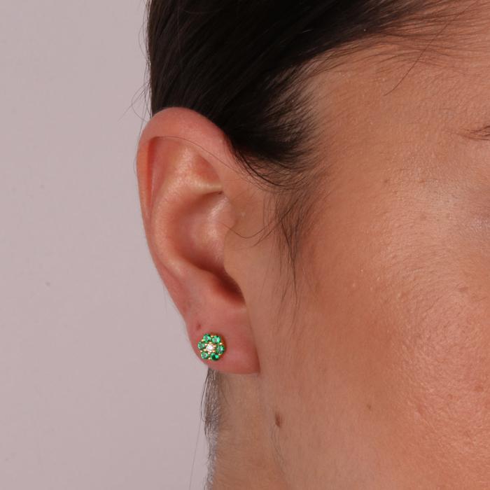 Boucles d'oreilles en argent 925 avec points lumineux floraux verts sur le lobe