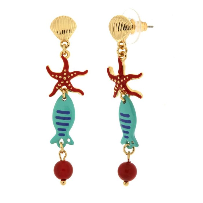 Boucles d'oreilles en métal avec coquillage sur le lobe et pendentifs étoile de mer et poisson
