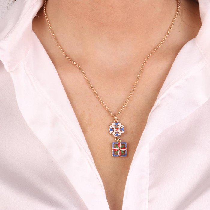 Collier en métal avec majolique colorée