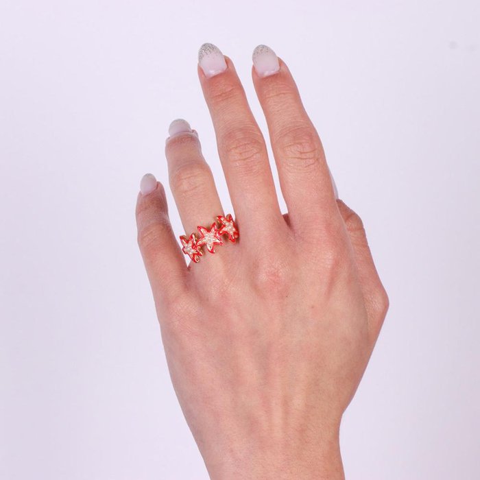 Bague en métal avec étoile de mer rouge