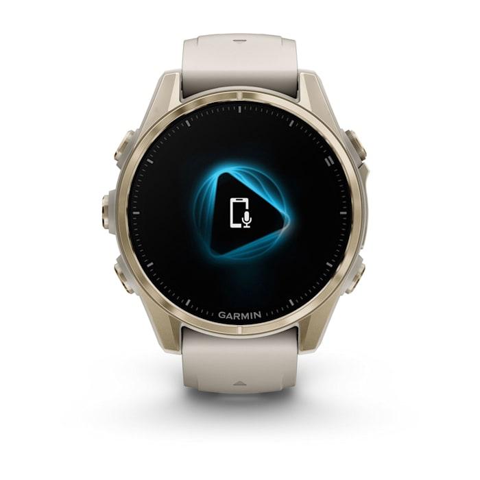 Fēnix® 8 - 43 mm, AMOLED, saphir, or doux avec bracelet en silicone gris brouillard/grès foncé