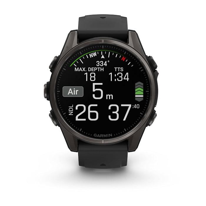 Fēnix® 8 - 43 mm, AMOLED, Sapphire, Titanio, Carbon Gray DLC con cinturino in silicone Black/pebble grey