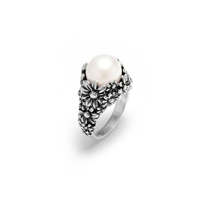 Drops Daisy Ring