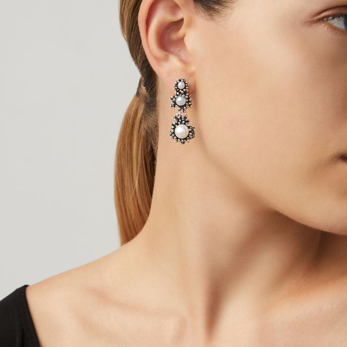 Petites boucles d'oreilles cascade anémone