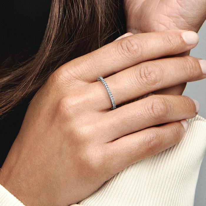 Pavè Thin Band Ring