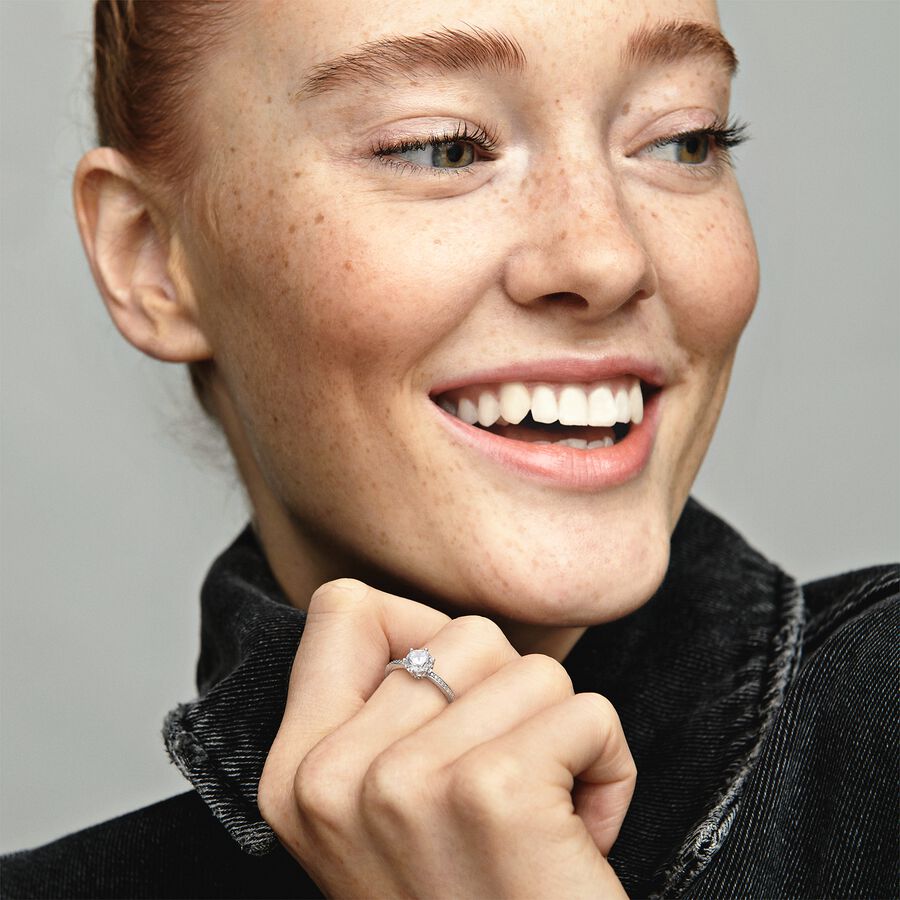 Sparkling Crown Ring
