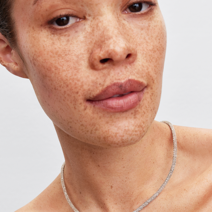 Collane e Pendenti Collana Maglia Mesh con pietre luminose e Chiusura a Cuore