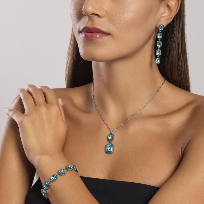 Bracelet with blue crystals