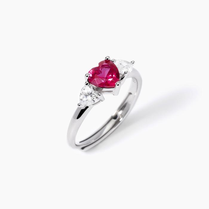 Jolie bague en rubis synthétique taille cœur