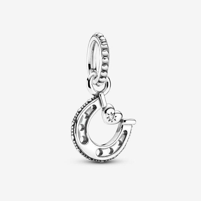 Pendentif en forme de fer à cheval