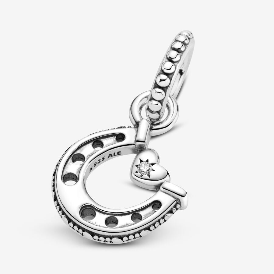 Pendentif en forme de fer à cheval