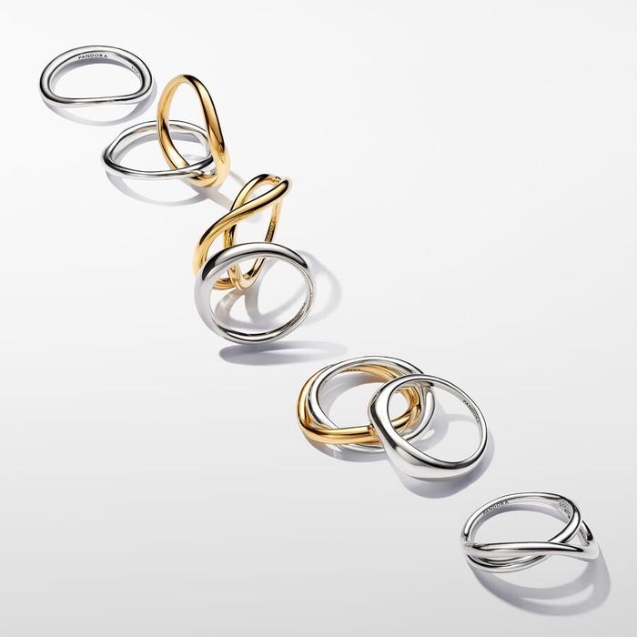 Sinuous Line Ring