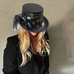 Sombrero de Mago Steampunk Halloween con Cadenas y Plumas — Chistera Gótica - Vignette | Steampunk Store