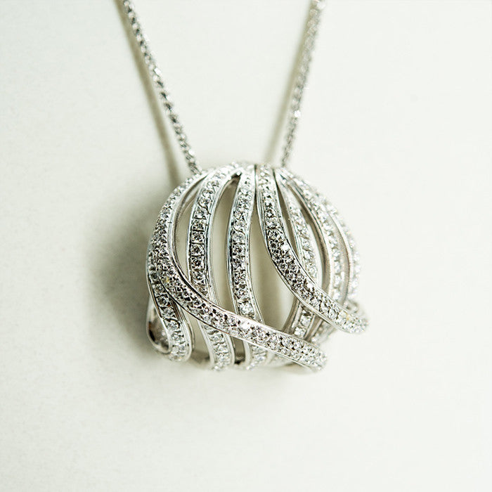 Choker with diamonds