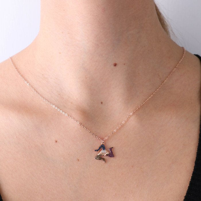 Collier en argent 925 avec pendentif Trinacria sicilien, orné de zircones multicolores sur une base brunie