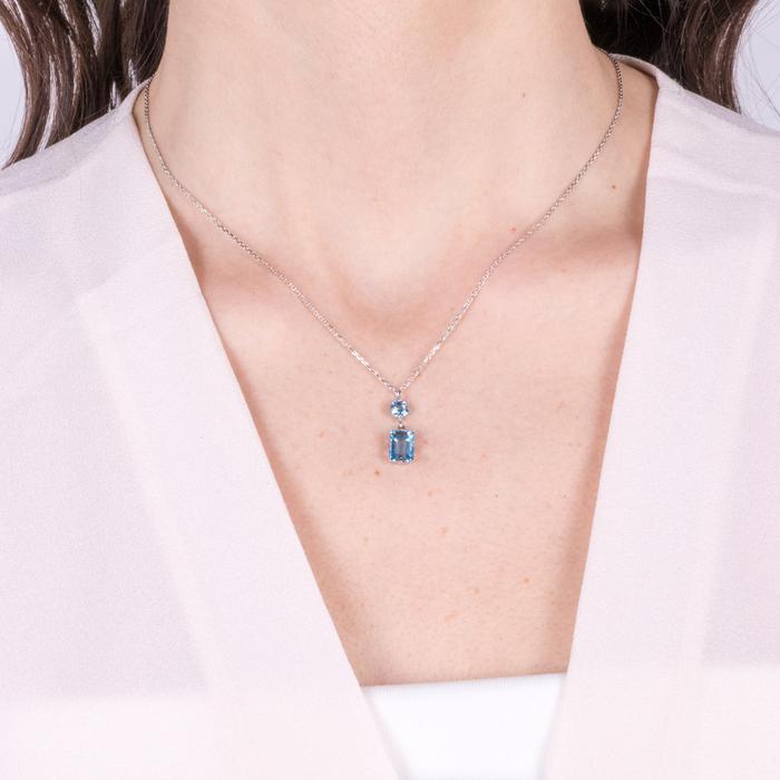 Collier en argent 925 avec cristal bleu rectangulaire et point lumineux