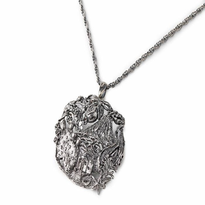 Pendentif nu des quatre éléments