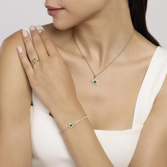 Collier ras du cou étoile dorée et agate verte STARLET