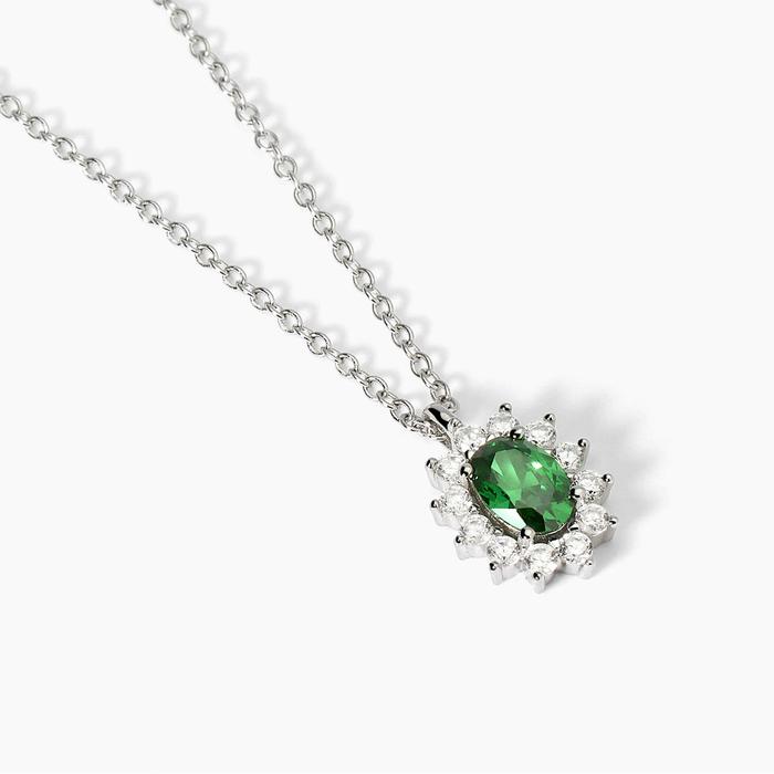 Silver choker with synthetic emerald COOL OR RÉTRO?