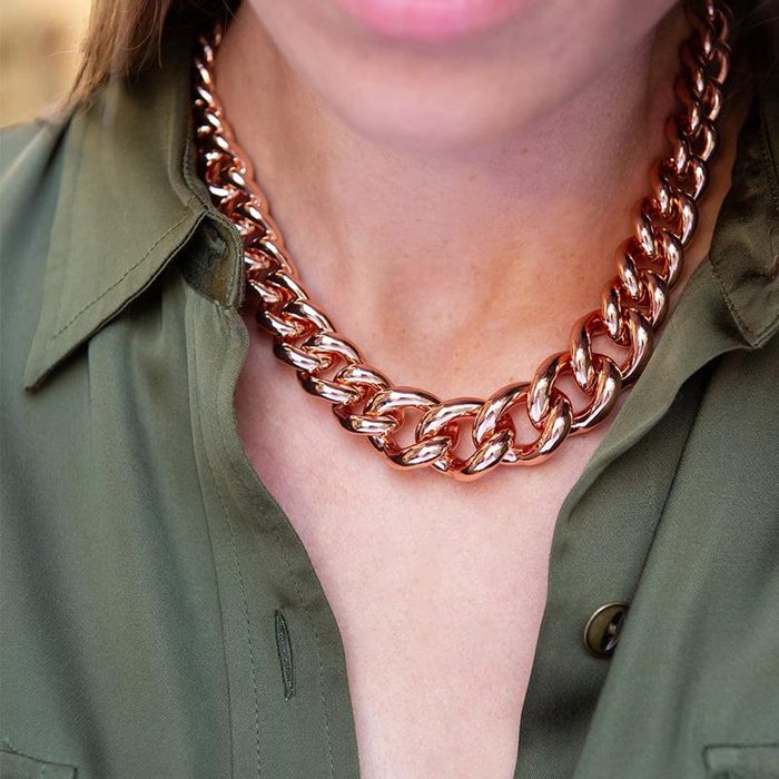 Rose gold plated bronze necklace with graduated curb chain
