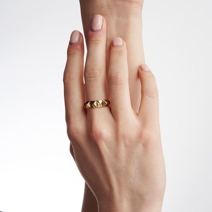 Gilded bronze ring