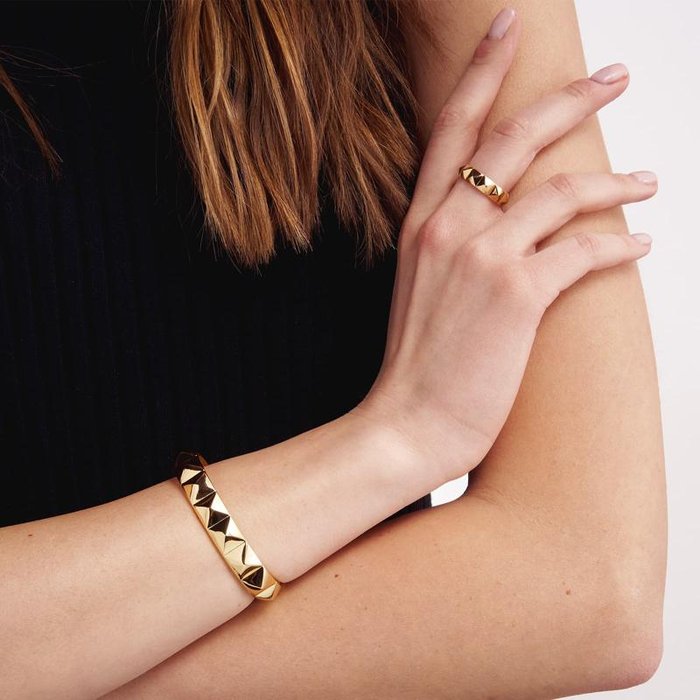 Gilded bronze ring
