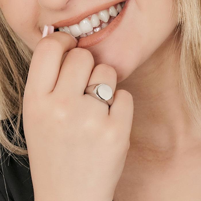 WOMEN'S SIGNET RING IN STEEL
