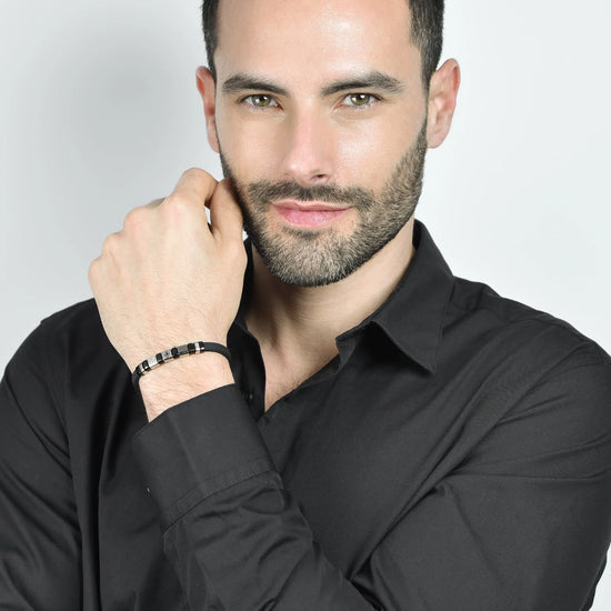 MEN'S BLACK SILICONE BRACELET WITH STEEL AND BLACK IP ELEMENTS WITH LILY