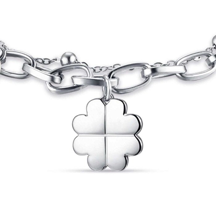 Bracelet en acier avec trèfle à quatre feuilles et perles
