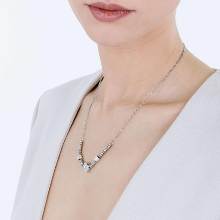 Collana In Acciaio Con Quadrifoglio Con Cristalli Bianchi
