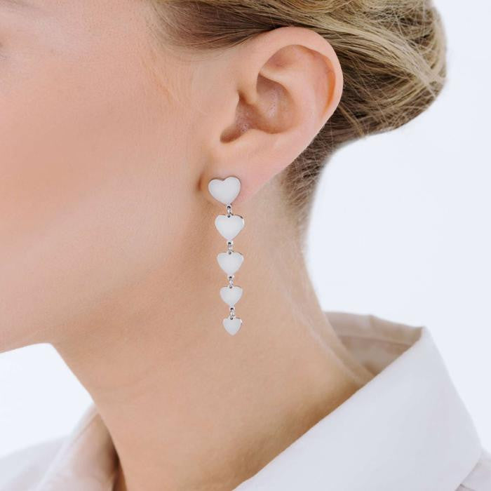Boucles d'oreilles en acier avec cœurs