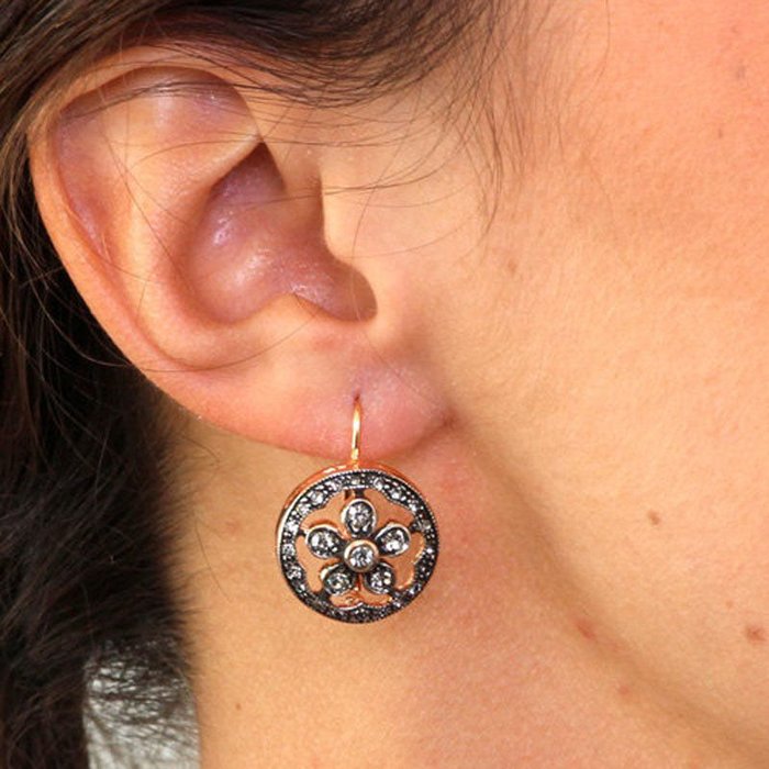 Boucles d'oreilles en argent 925 en forme de fleur de style antique ornées de cristaux noirs et fumés